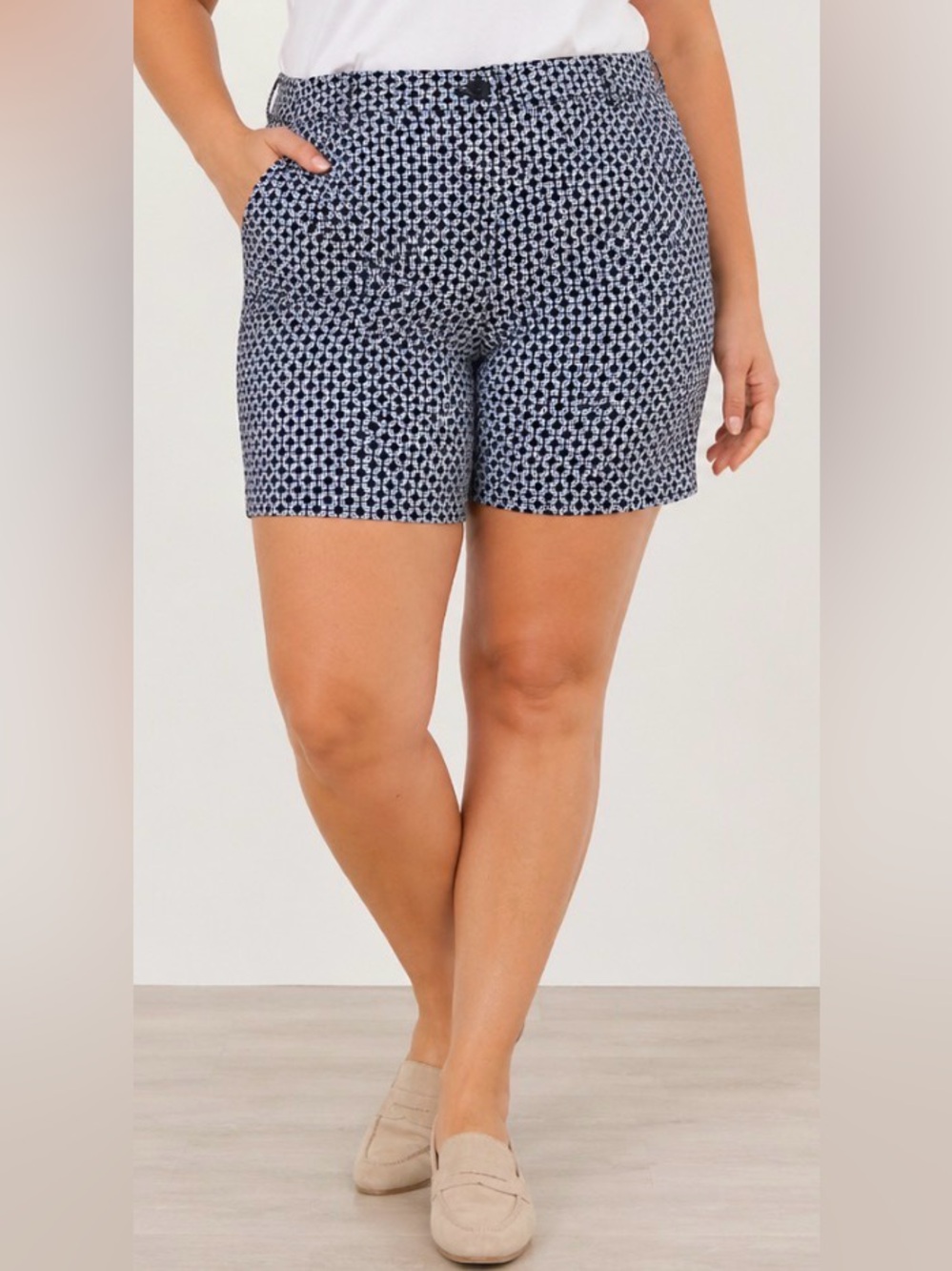 Talbots Woman 14W Navy Geometric Print Shorts Cotton Stretch Classic Chino Style